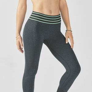 Fabletics "Janie" Evergreen Leggings Size LARGE